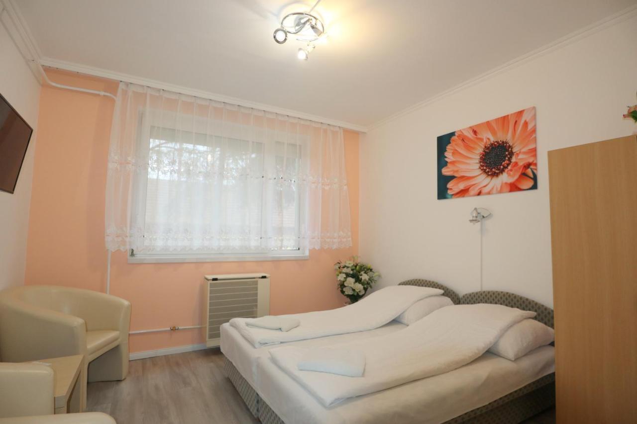 Anna Apartman Szeged Esterno foto